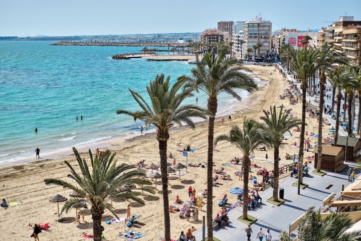 Torrevieja beach and promenade